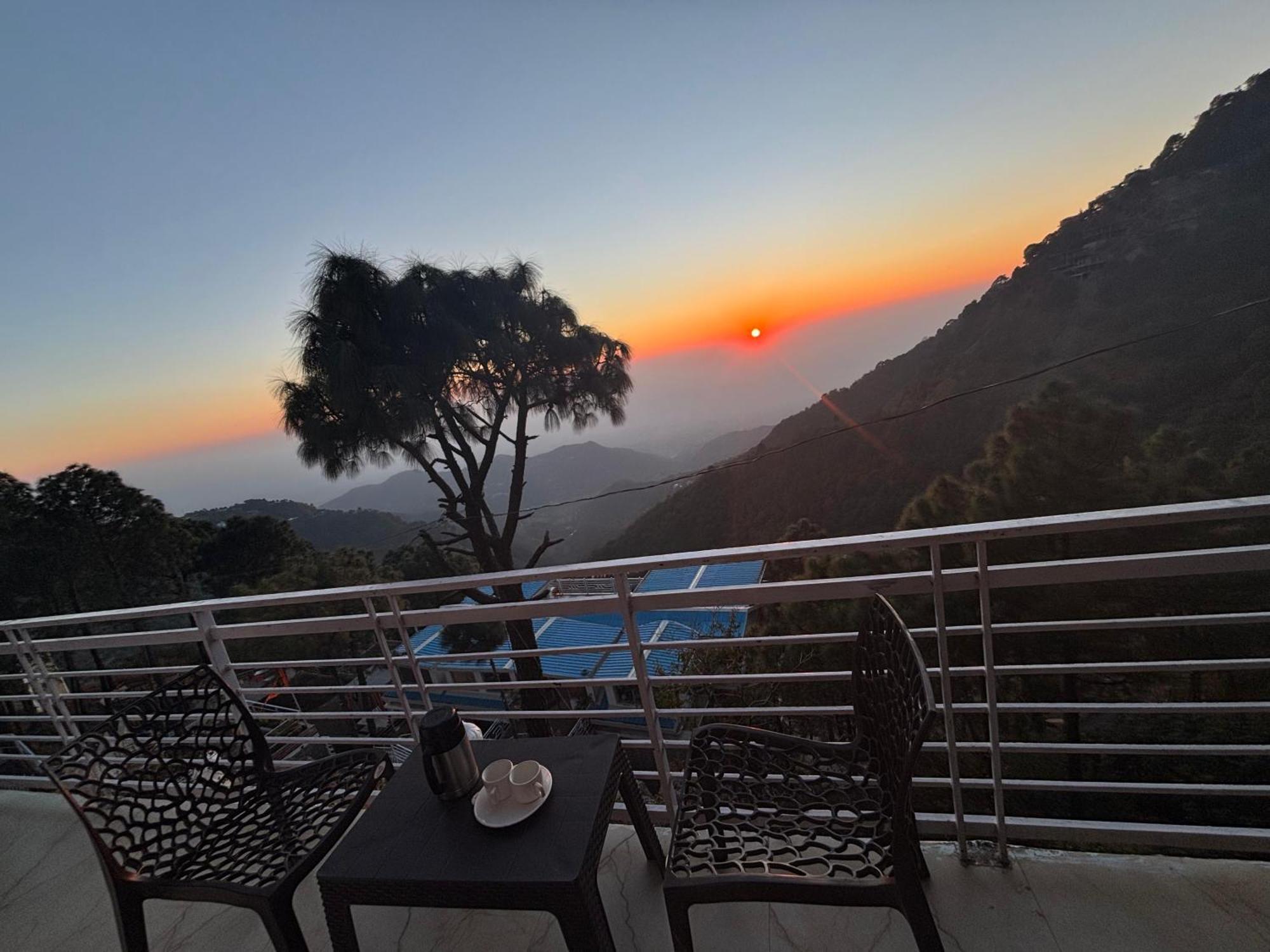 Humble Stay Villa Kasauli Luaran gambar